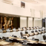 Porte en marqueterie de la salle du Conseil Général, vue de l'intérieur Préfecture de Rennes, salle du Conseil Général, porte en marqueterie vue de l'intérieur