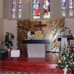 L'autel de l'église St Thibault à Mandres-les-Roses lors de l'inauguration L'autel de l'église St Thibault à Mandres-les-Roses lors de l'inauguration